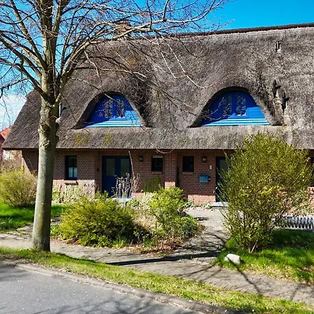 Dom wakacyjny Reethaus Wiek - Linke Haushaelfte