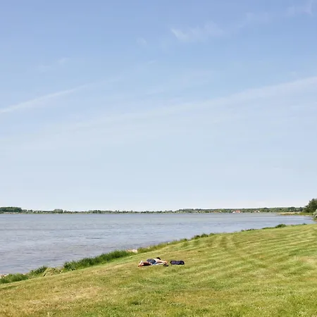 Reethaus Wiek - Linke Haushaelfte Dom wakacyjny *