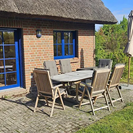 Dom wakacyjny Reethaus Wiek - Linke Haushaelfte